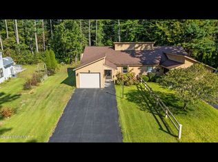 77 Snowberry Rd, Malta, NY 12020