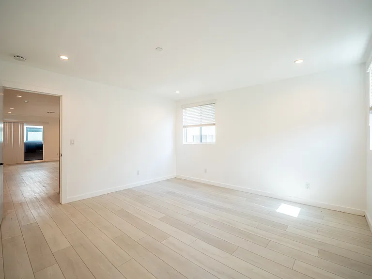 246 1/2 N Dillon St #246-1/2 — Photo 20