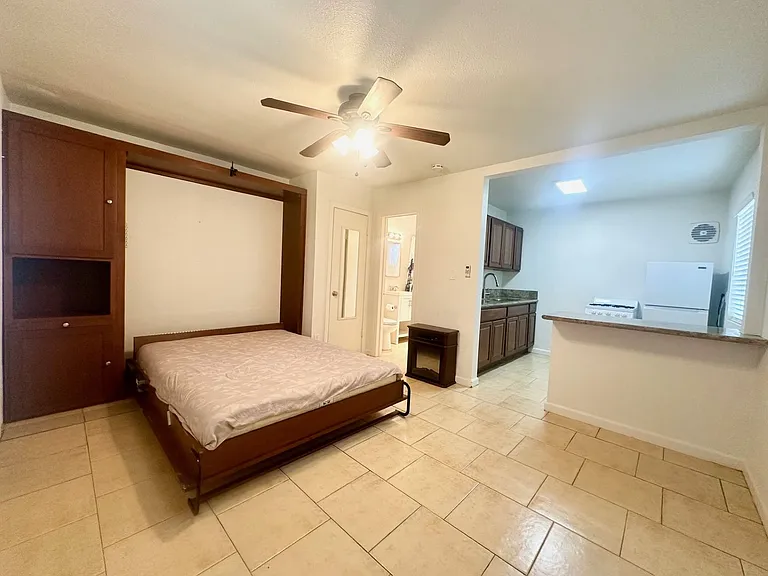 2505 Jefferson St — Photo 12