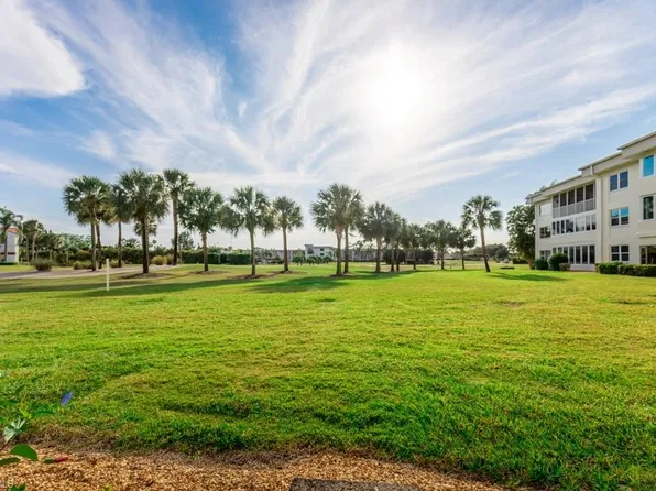 1828 Pine Valley Dr APT 110, Fort Myers, FL 33907