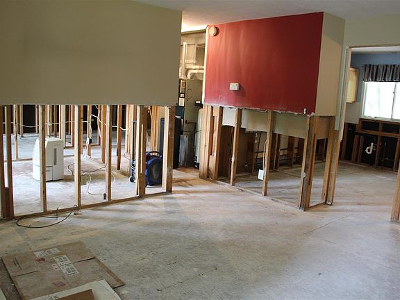 4th image of 20340 Pearl St