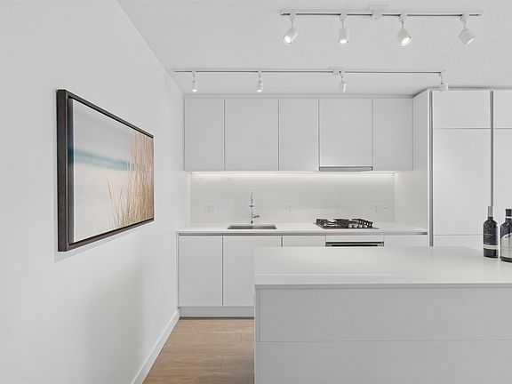 2nd image of 908 Quayside Dr #1901