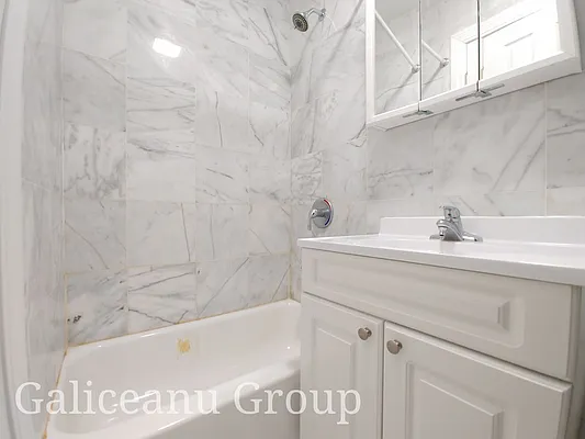 Rented by Lexington Real Estate Group | media 22