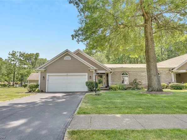 373 Hilltop Blvd, Canfield, OH 44406