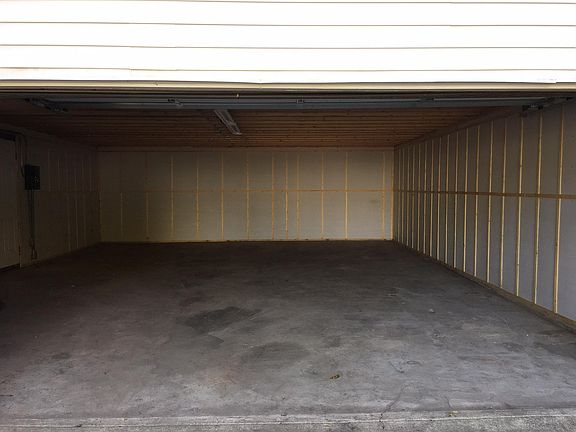 3rd image of 147 E Grand Ave