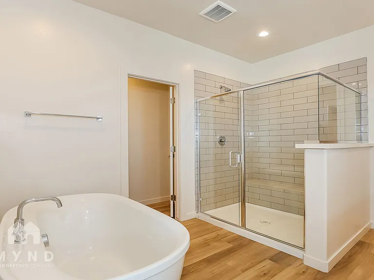 615 N Vine St — Photo 11