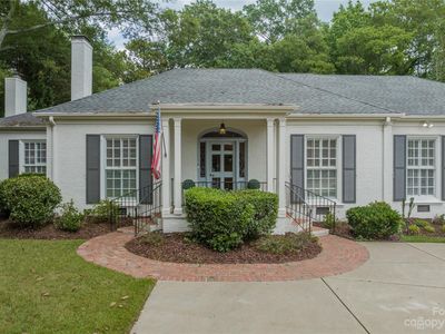 2911 Sharon Rd, Charlotte, NC, 28211