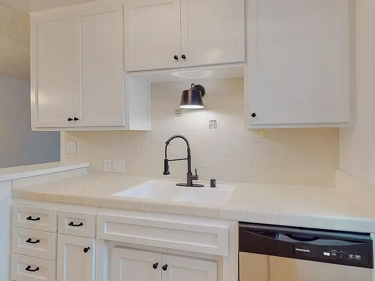 1827 Manning Ave #3 — Photo 12