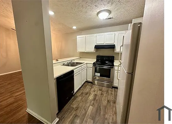 1816 Tryon Dr #8 — Photo 3