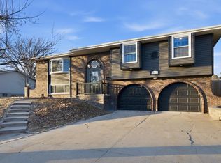 14032 Pierce St, Omaha, NE 68144