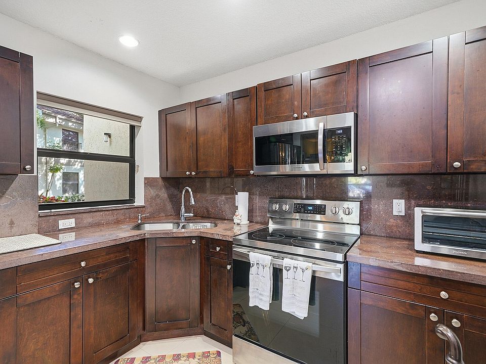 1st image of 2928 Carambola Circle S