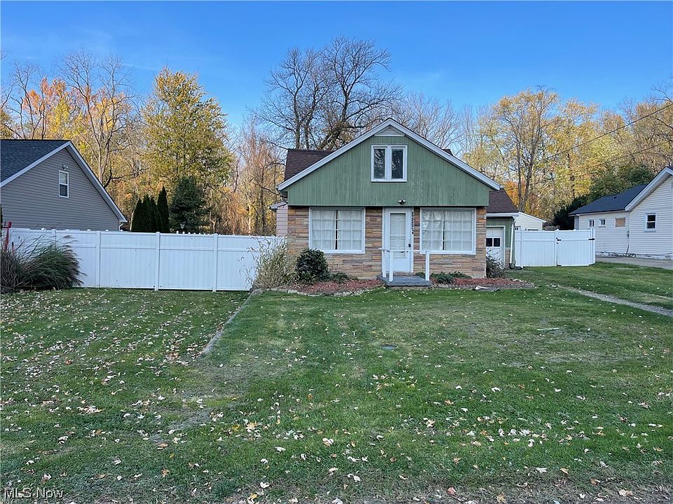 1st image of 36229 N Riverview Dr