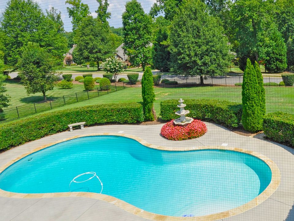 1st image of 112 Huntfield Way