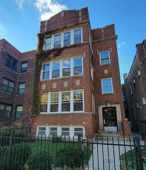 4704 N Rockwell St #G — Photo 1