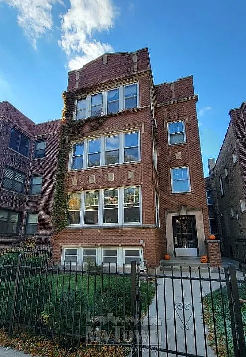 1st image of 4704 N Rockwell St #G