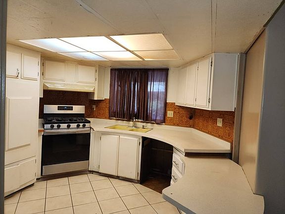 4th image of 2851 S La Cadena Dr Space 147