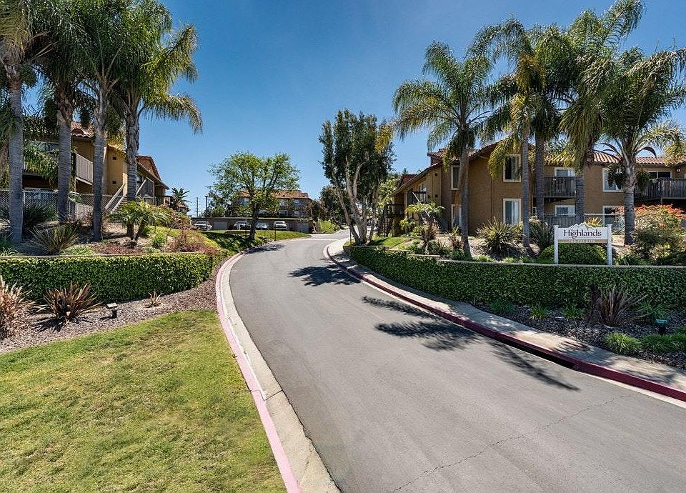 2nd image of 844 S Rancho Santa Fe Rd APT D