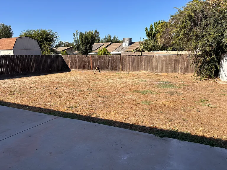 2535 N Locust Ct — Photo 13