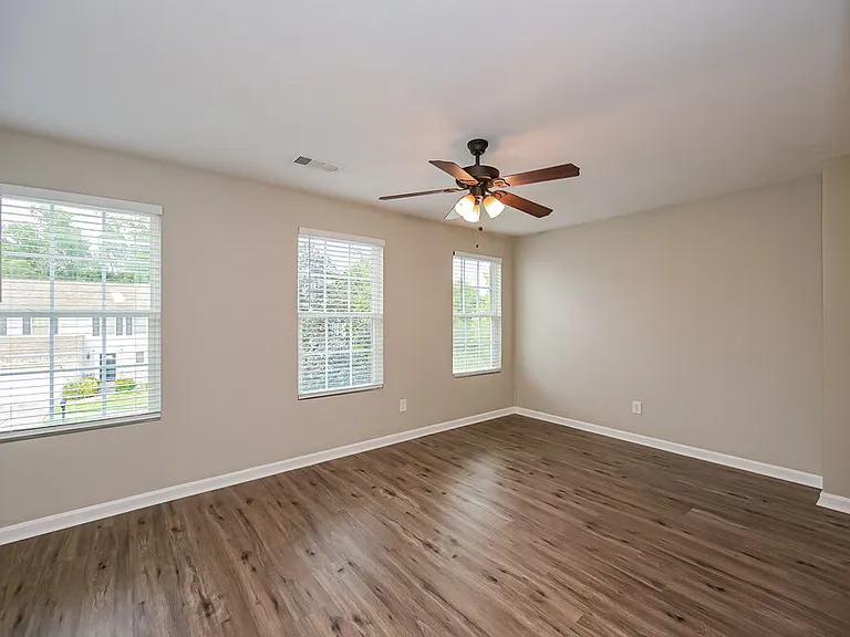4004 Alicia Ln — Photo 15