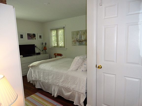 4th image of 48 Westwood Dr
