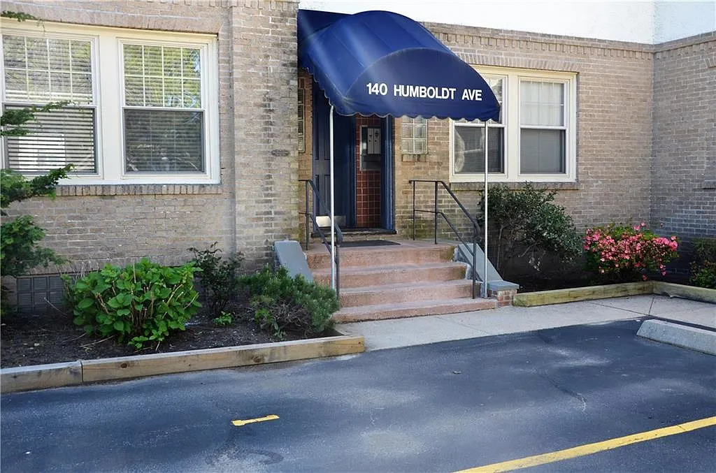 1 bed, 670 sqft, $1,900 — Photo 1