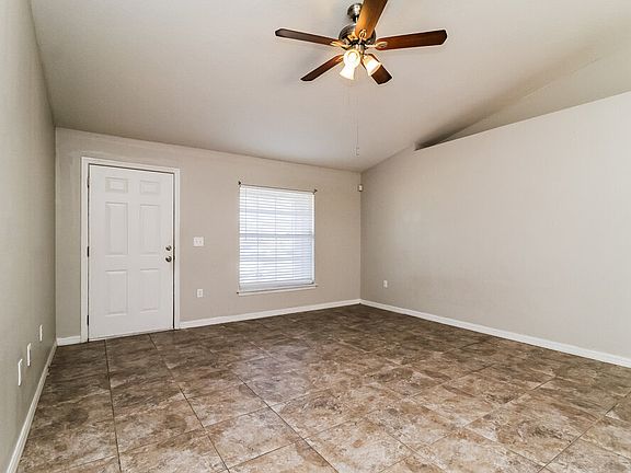 4th image of 2917 Monarch Ave