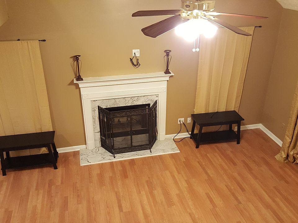 1st image of 305 Pleasant Hills Dr