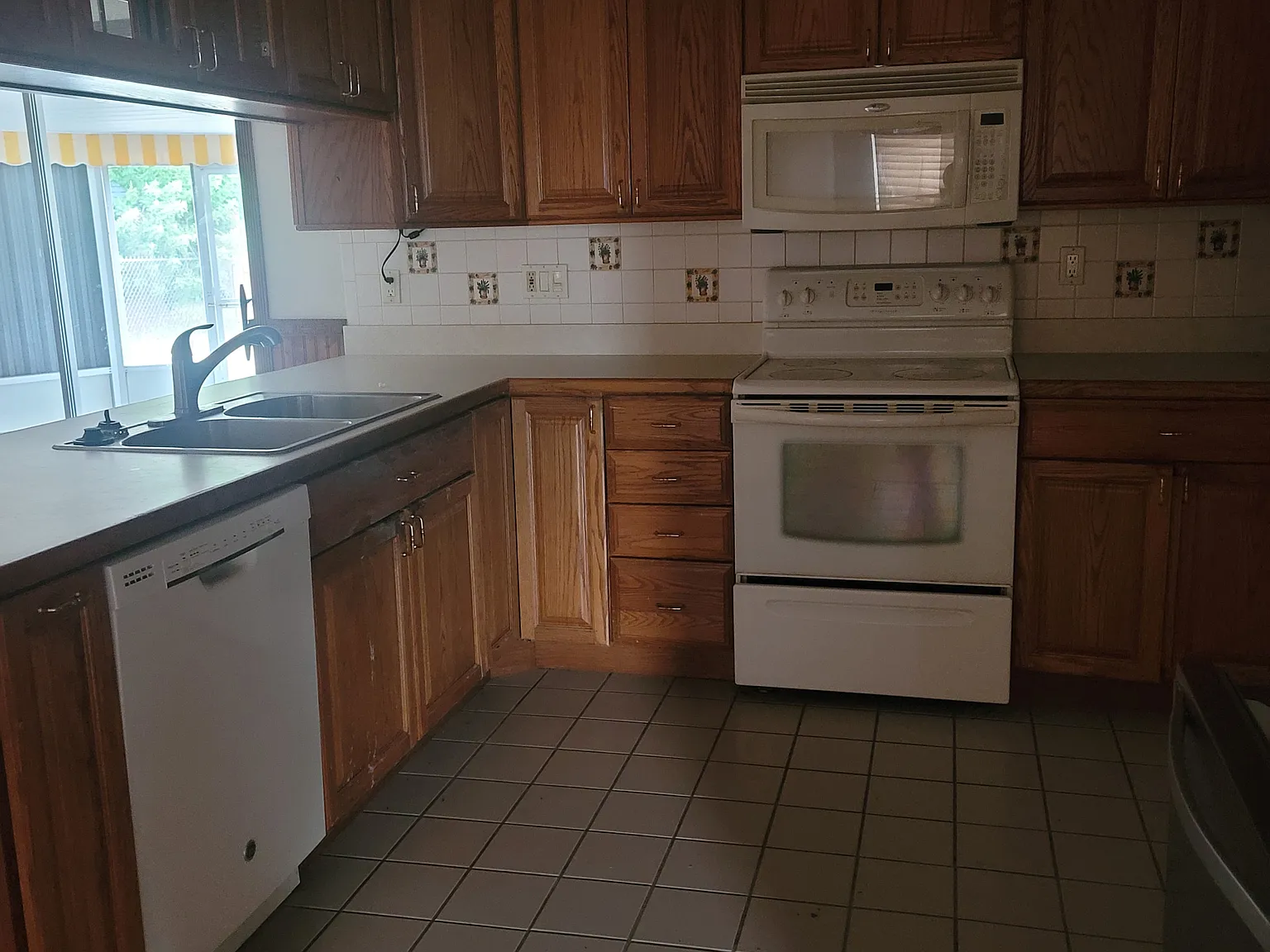 3 bed, 1488 sqft, $1,800 — Photo 4