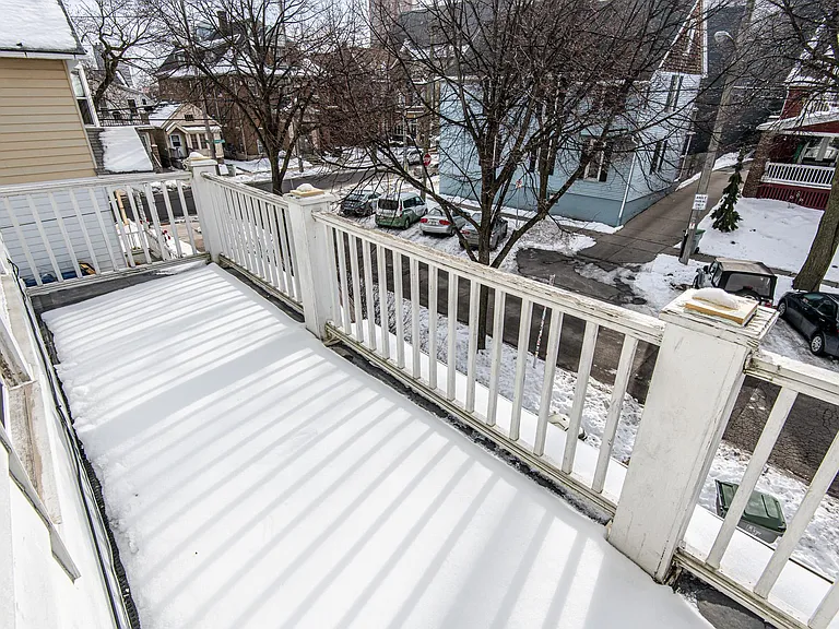 1028 E Pearson St — Photo 16