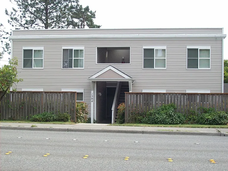 1504 Alabama St — Photo 9
