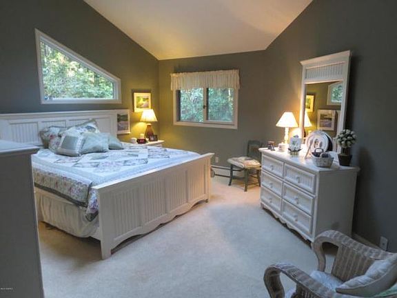 5th image of 55838 Davis Ln