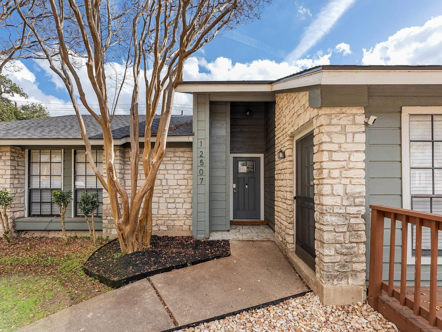 3 bed, 1822 sqft, $3,800 — Photo 3