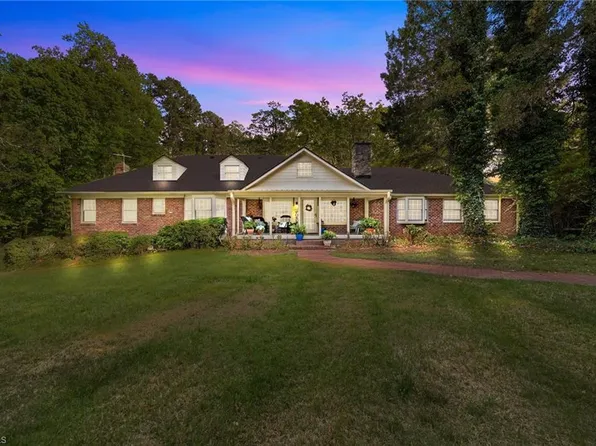 3432 Edgefield Rd, Greensboro, NC 27409