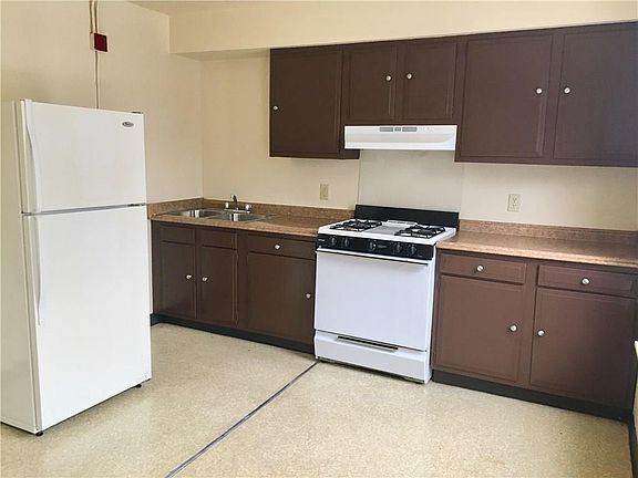 4th image of 15 Richardson St
