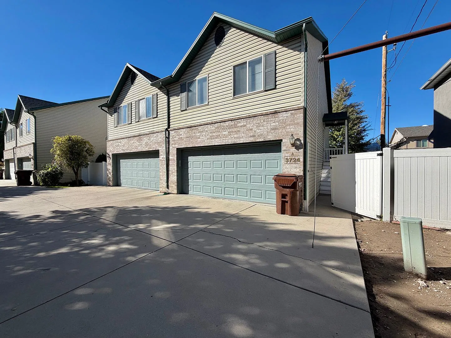 October Is Free!! 3-Bedroom Townhome With 2-Car Garage, Fenced Yard & In-Unit Laundry! — Photo 1