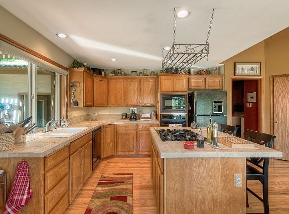 5th image of 24013 Country Dr E