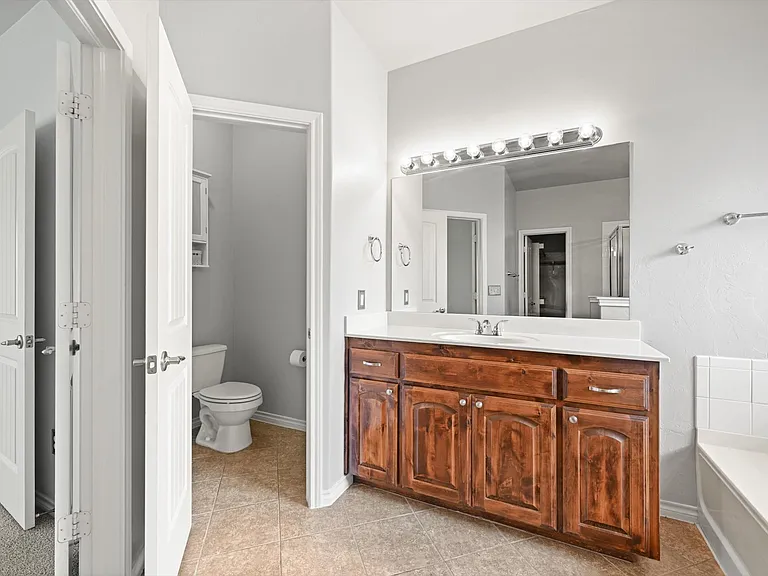 8725 Pikes Peak Rd — Photo 55