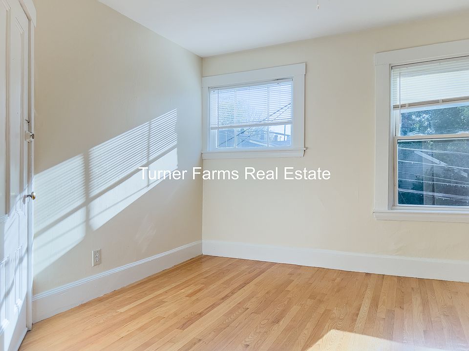 1st image of 19 Bay St #2L