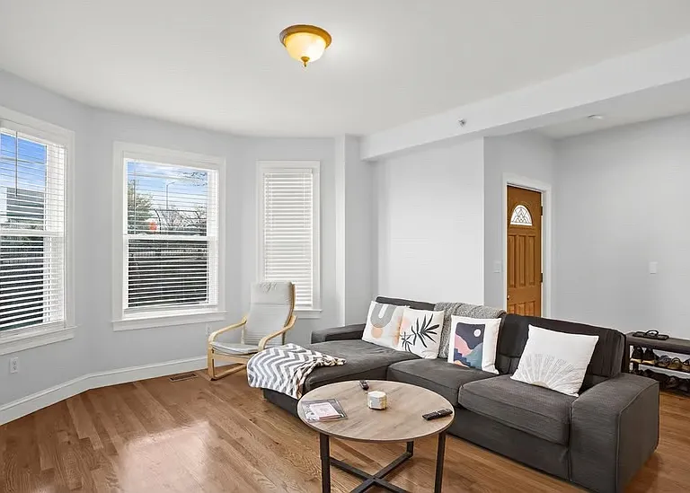 21 Aldrich St — Photo 1