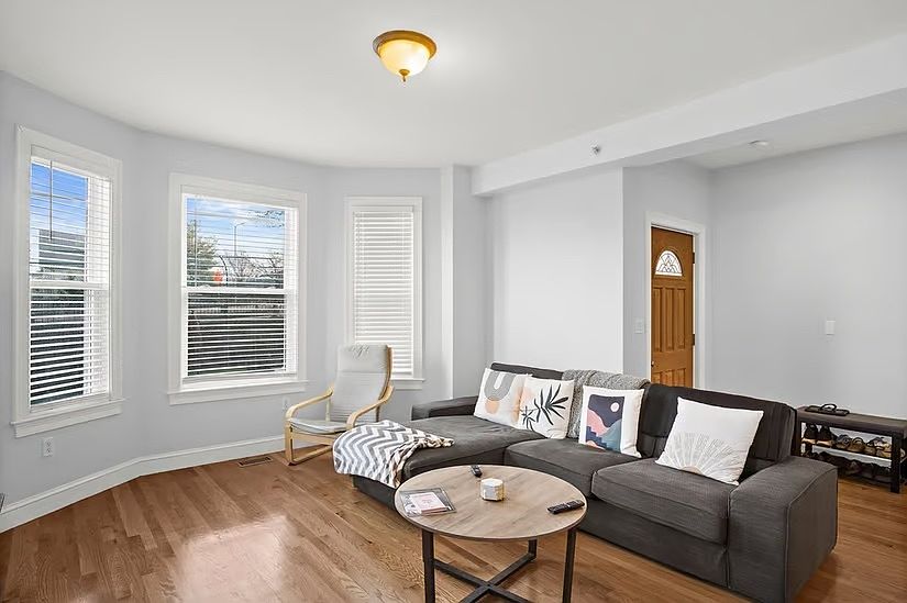 1st image of 21 Aldrich St