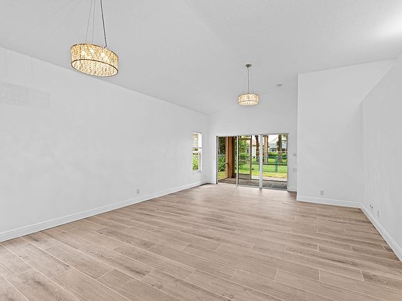 4th image of 5122 Elpine Way