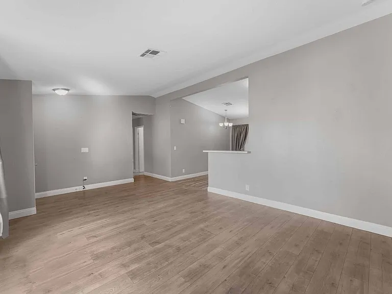 3636 Tempe St — Photo 4