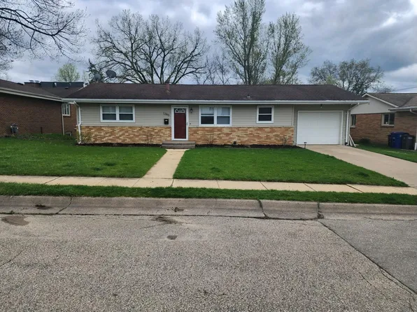 1385 Tomahawk Dr, Dubuque, IA 52003