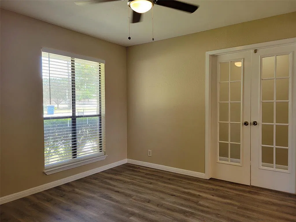 4 bed, 2.0 bath, 1571 sqft, $2,250 — Photo 3