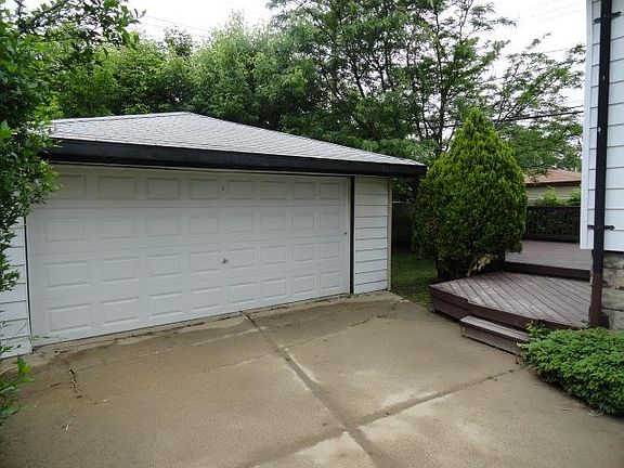 3rd image of 25893 Leach St