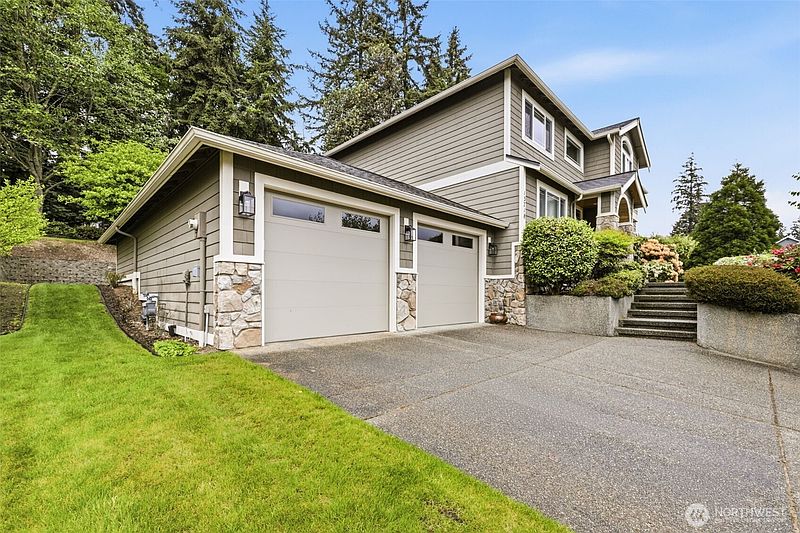 4th image of 13718 9th Avenue Ct NW