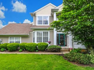 317 Clover Ct, Stewartsville, NJ 08886