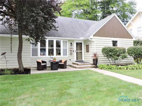 5643 Fairview Dr, Sylvania, OH 43560