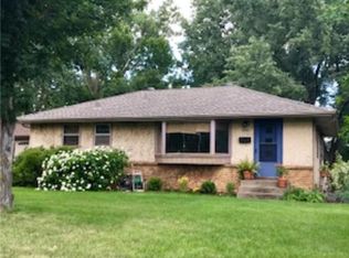 6000 Vincent Ave N, Brooklyn Center, MN 55430