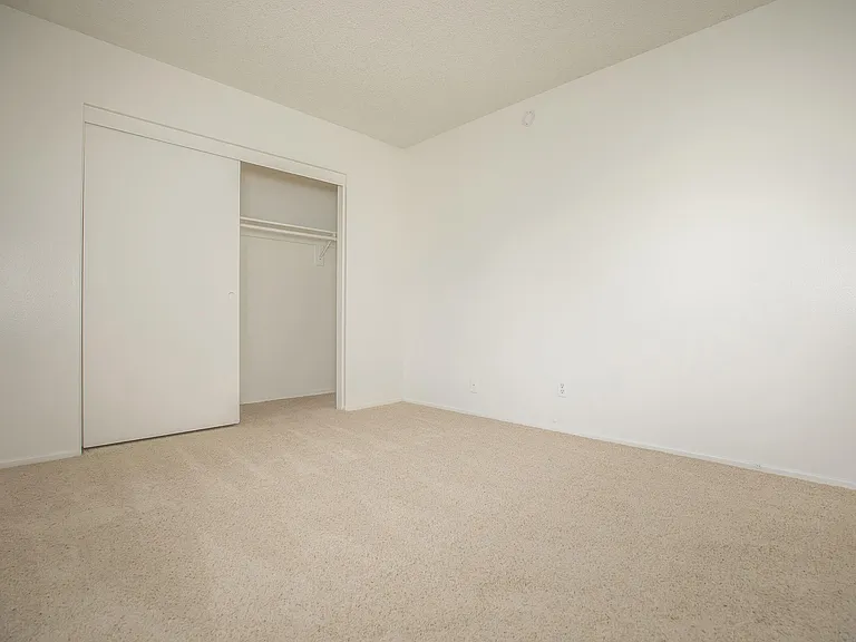 The Monrovia Apartment Homes — Photo 27